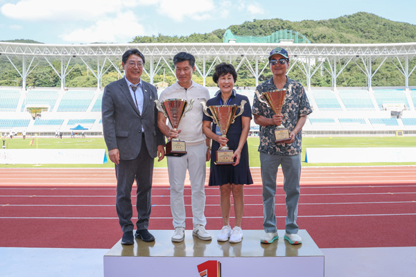 제32회 전국생활체육 육상경기대회 시상식 모습.